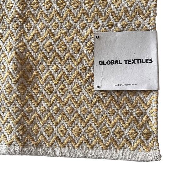 Golden Cream Handwoven Diamond Accent Rug Made in India 2’x3’ NWT Global Textile - Picture 2 of 5